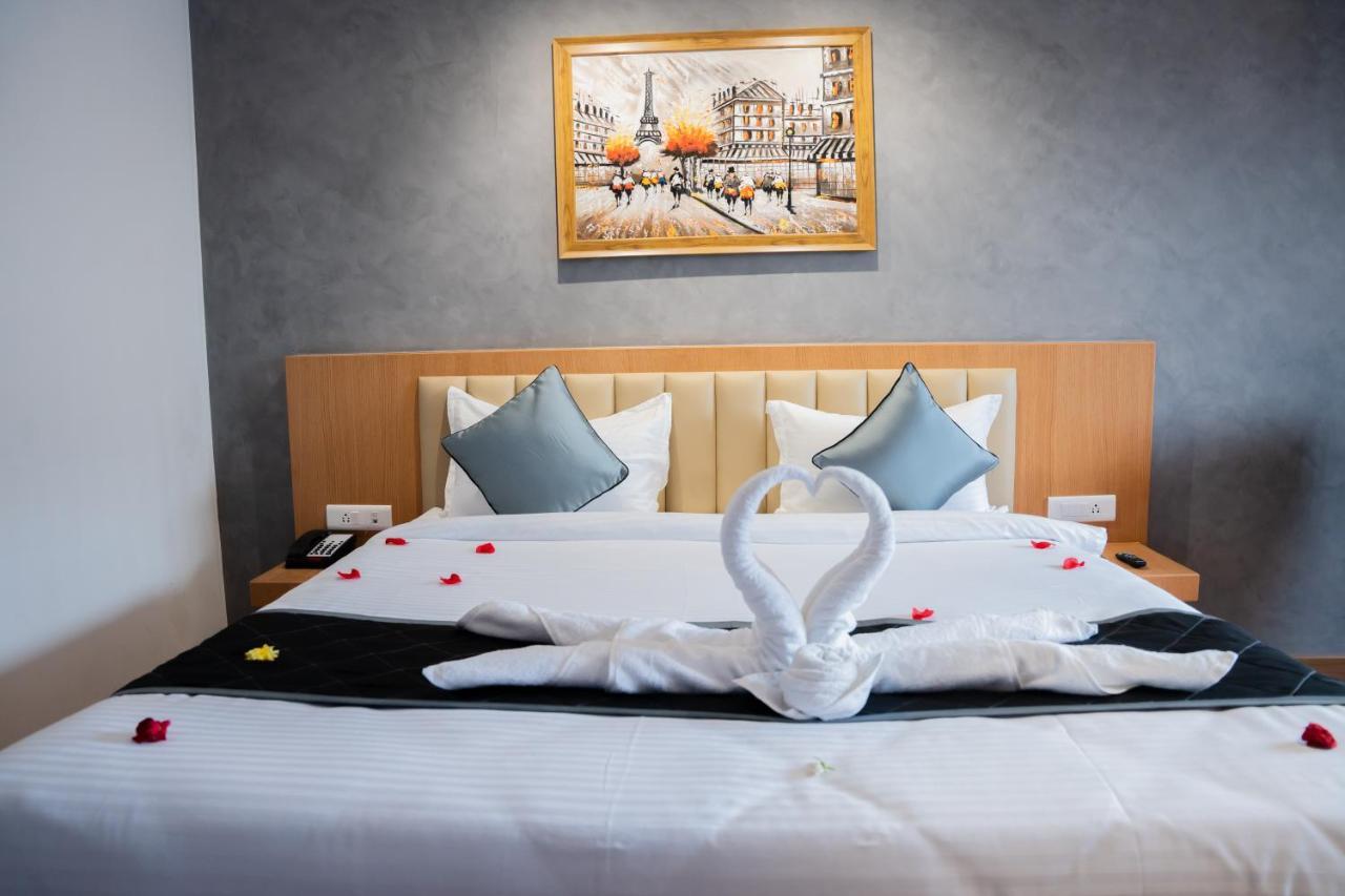 Hotel Tulips Grand Hyderabad Exterior photo